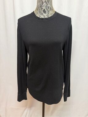 Gap Women’s Medium Black Waffle Knit Thermal Long Sleeve Curved Hem Top